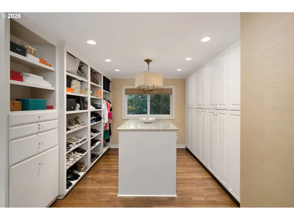 $1,295,000 | 722 Southwest Westwood Drive, Portland, OR 97239