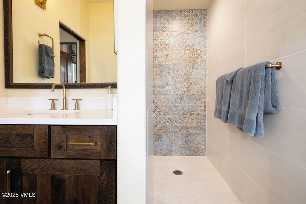 198 Meadow Road Edwards, CO 81632 - Photo 17 of 54 2510_198_meadow_rd_interior_bath01_b