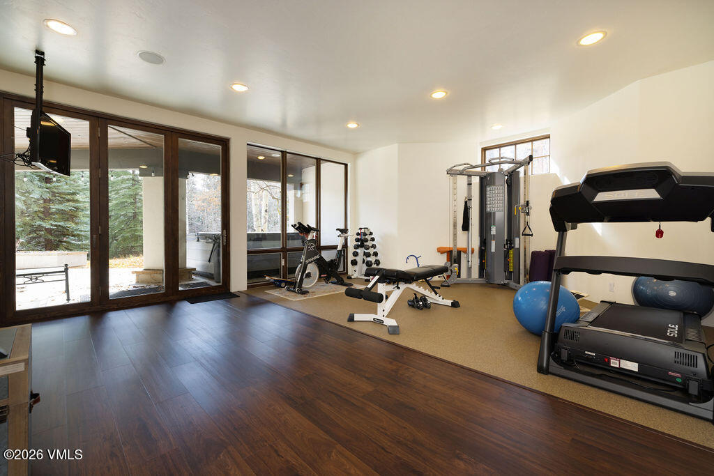 198 Meadow Road Edwards, CO 81632 - Photo 20 of 54 2510_198_meadow_rd_interior_gym