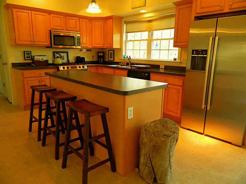 36 River View Road Narragansett, RI 02882 - Photo 10 of 16 Kitchen.
