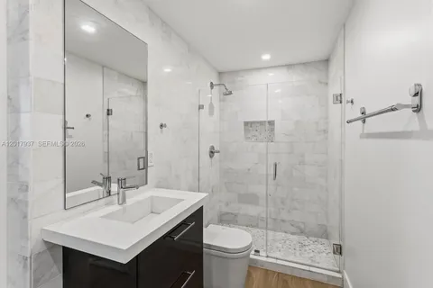 $1,295,000 | 888 Brickell Key Drive, Unit 1207, Miami, FL 33131