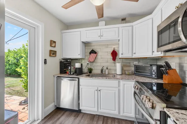 $340,000 | 614 South E Street, Lake Worth Beach, FL 33460