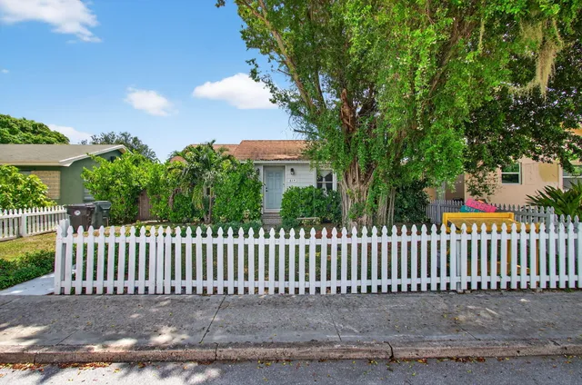 $340,000 | 614 South E Street, Lake Worth Beach, FL 33460