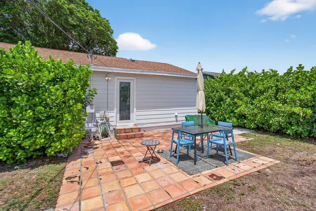 $340,000 | 614 South E Street, Lake Worth Beach, FL 33460