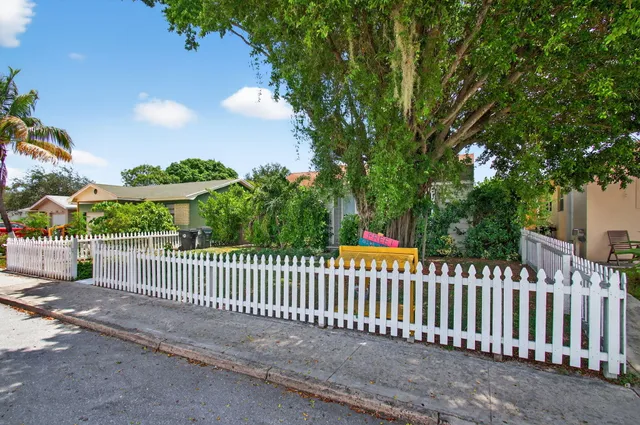 $340,000 | 614 South E Street, Lake Worth Beach, FL 33460