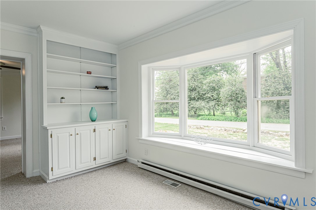 401 Caroline Street Ashland, VA 23005 - Photo 26 of 63 This inviting room features a large bay window pro
