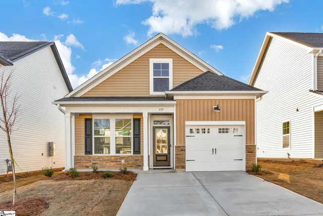 $284,900 | 235 Brown Circle, Easley, SC 29642