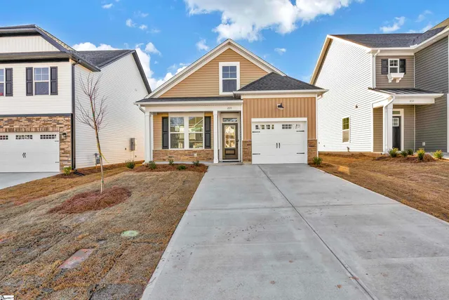 $284,900 | 235 Brown Circle, Easley, SC 29642