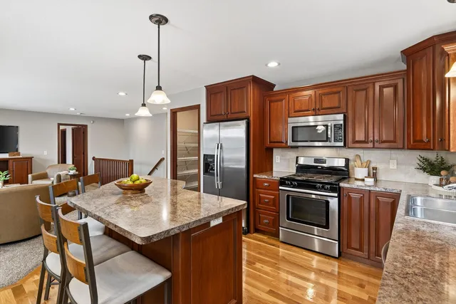 $530,000 | 674 Jutland Avenue, Shakopee, MN 55379