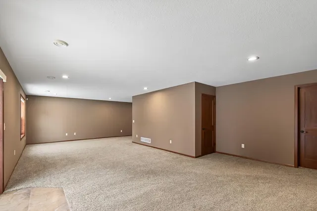 $530,000 | 674 Jutland Avenue, Shakopee, MN 55379