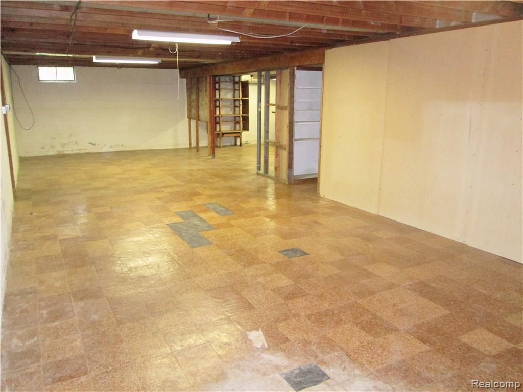 5905 Hitchingham Road Ypsilanti, MI 48197 - Photo 17 of 32 Full basement, over 1,500 square feet