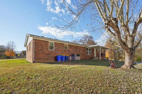 $550,000 | 380 Warden Lane, Russellville, KY 42276