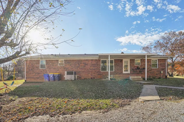 $550,000 | 380 Warden Lane, Russellville, KY 42276