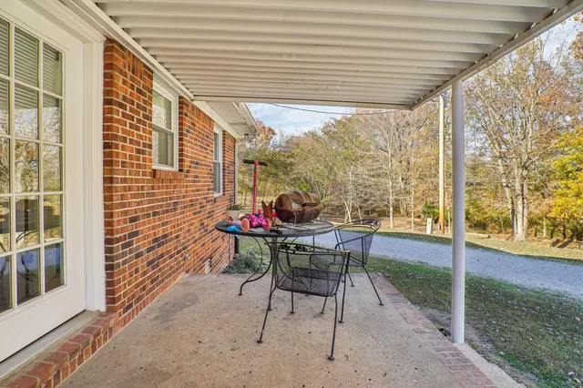 $550,000 | 380 Warden Lane, Russellville, KY 42276