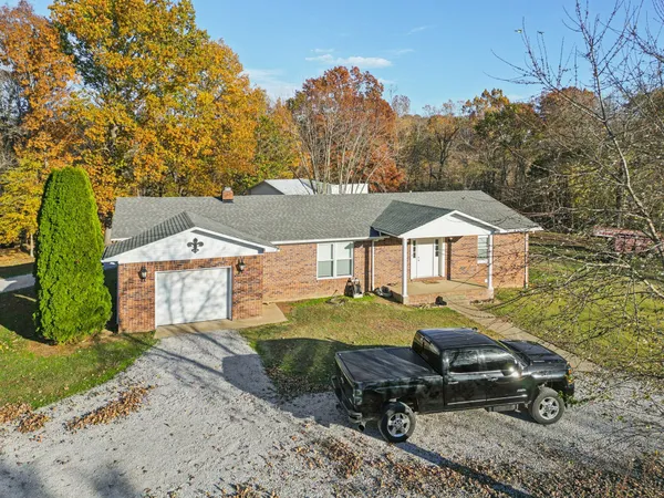 $550,000 | 380 Warden Lane, Russellville, KY 42276