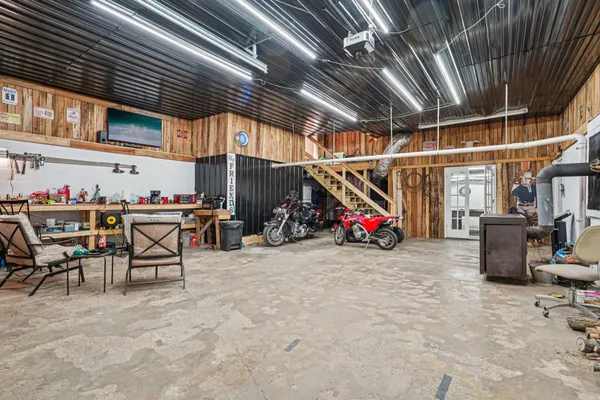 $550,000 | 380 Warden Lane, Russellville, KY 42276