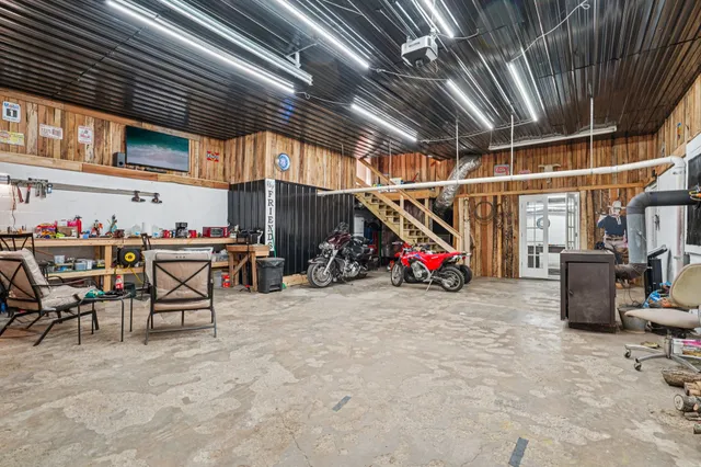 $550,000 | 380 Warden Lane, Russellville, KY 42276