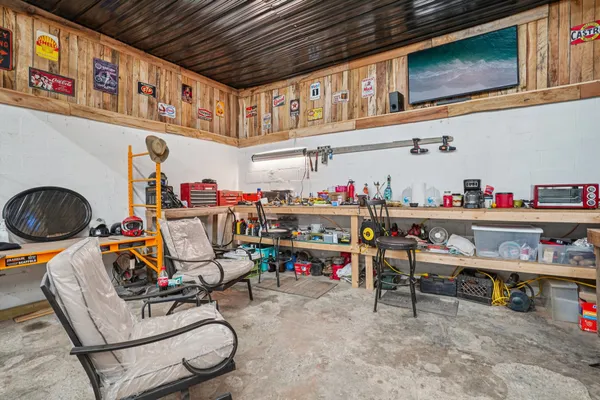 $550,000 | 380 Warden Lane, Russellville, KY 42276