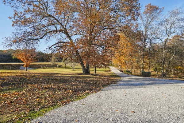 $550,000 | 380 Warden Lane, Russellville, KY 42276