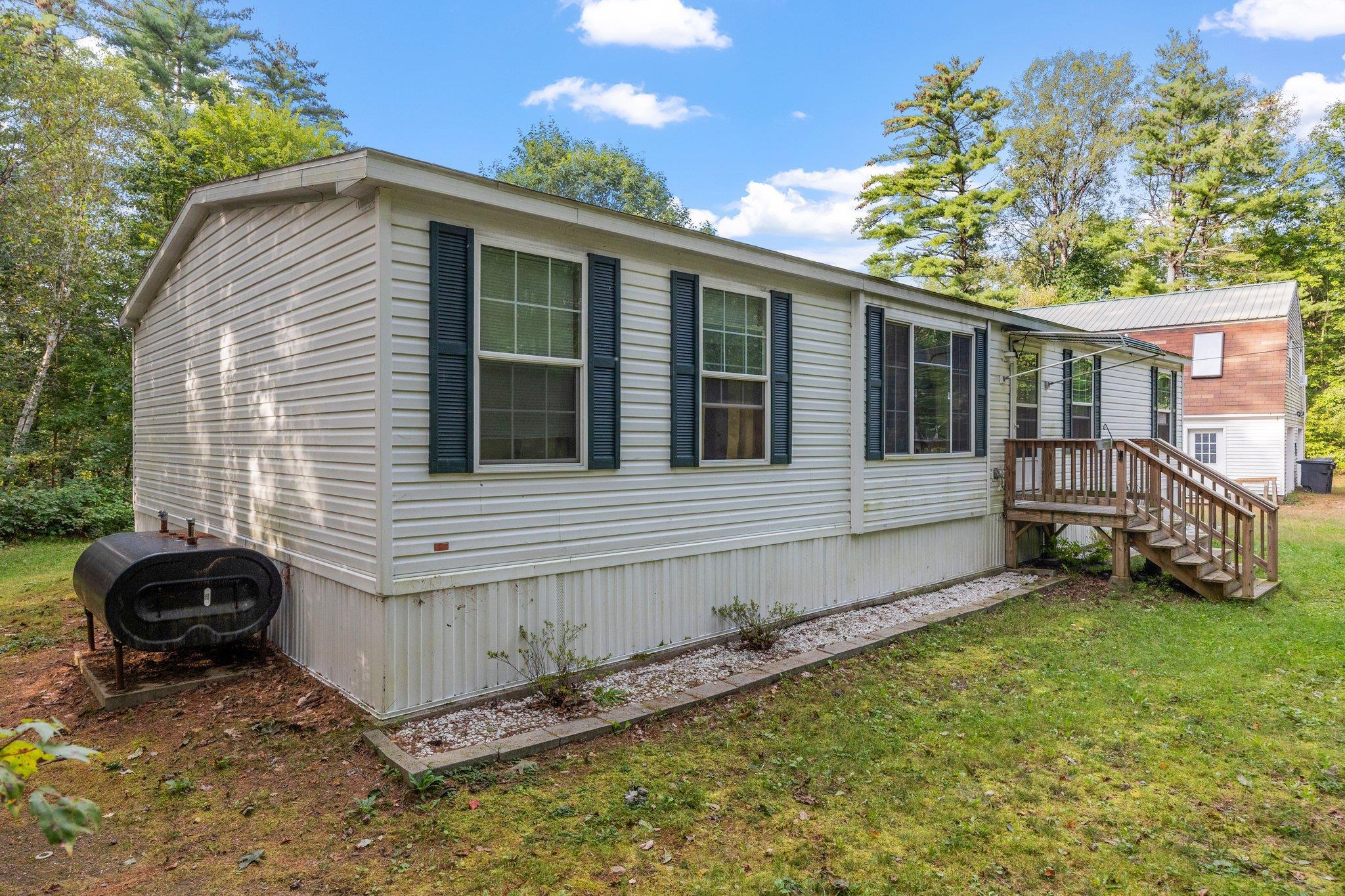 370 River Road Epsom, NH 03234 - Photo 13 of 40