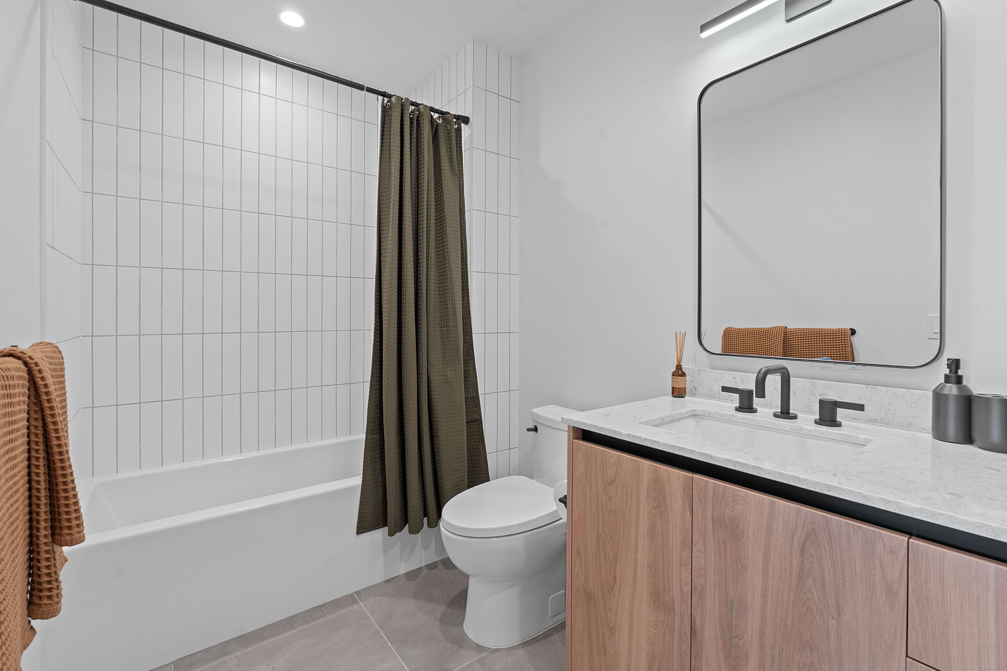 84 East Avenue, Unit 1801 Austin, TX 78701 - Photo 11 of 28 Representative Photo. Spacious secondary bathroom with full sized bath and