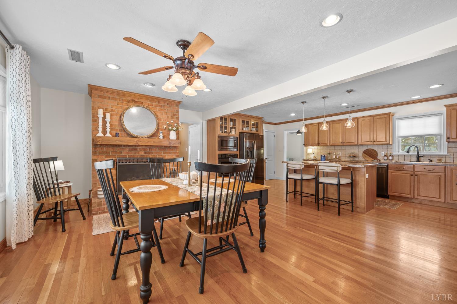 250 Lakeview Road Appomattox, VA 24522 - Photo 8 of 51