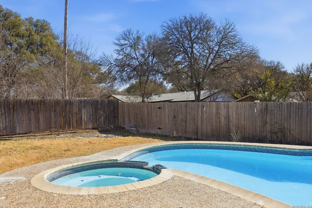 $335,000 | 110 De Soto Drive, Universal City, TX 78148