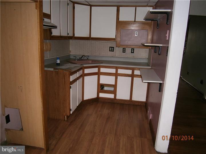 2084 Kent Road Folcroft, PA 19032 - Photo 7 of 10 Kitchen