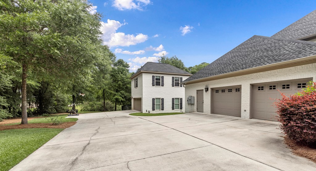 807 Liveoak Trail Dothan, AL 36305 - Photo 9 of 96