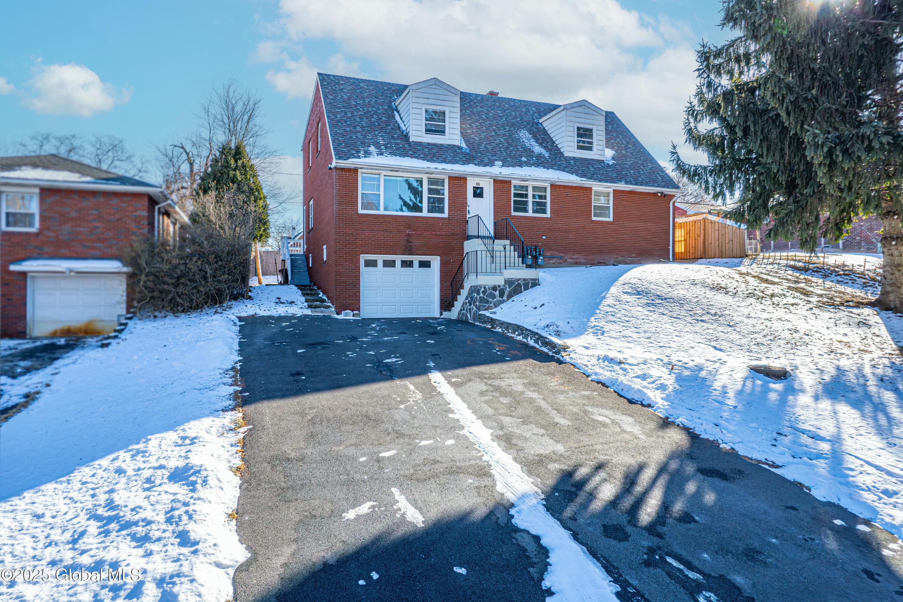 86 Hackett Boulevard Albany, NY 12209 - Photo 2 of 50 tempImagetxqadc