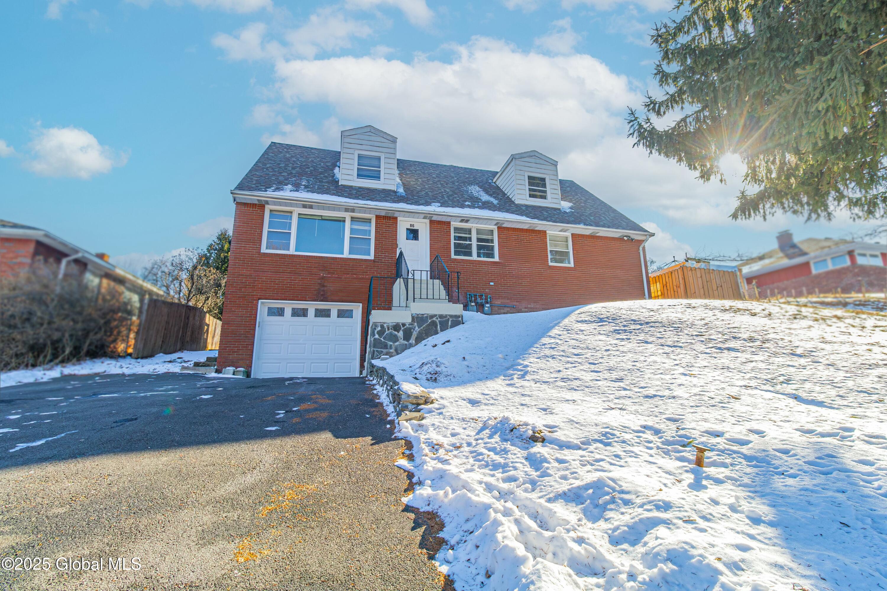 86 Hackett Boulevard Albany, NY 12209 - Photo 4 of 50 tempImagedwhG6q