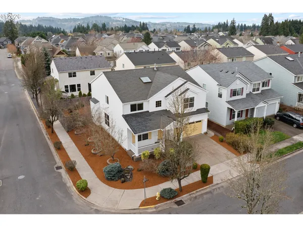 $695,000 | 15642 Southeast Bollam Drive, Clackamas, OR 97015