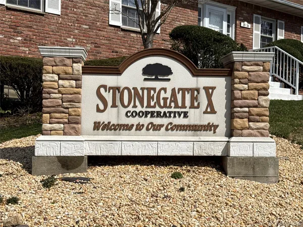 $2,400 | 58 Parkside Drive, Unit 58, Suffern, NY 10901
