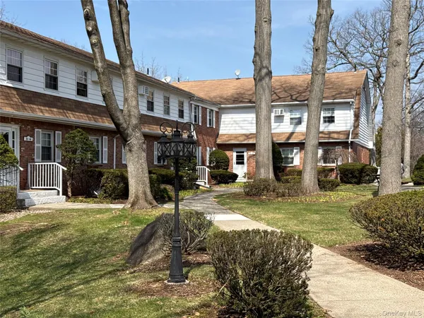 $2,400 | 58 Parkside Drive, Unit 58, Suffern, NY 10901