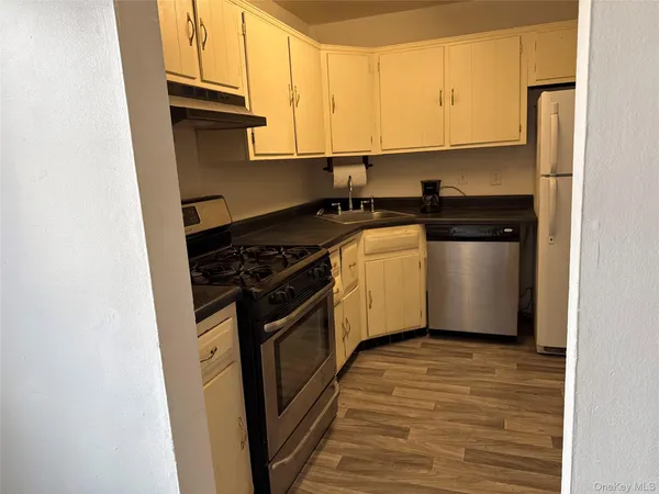 $2,400 | 58 Parkside Drive, Unit 58, Suffern, NY 10901