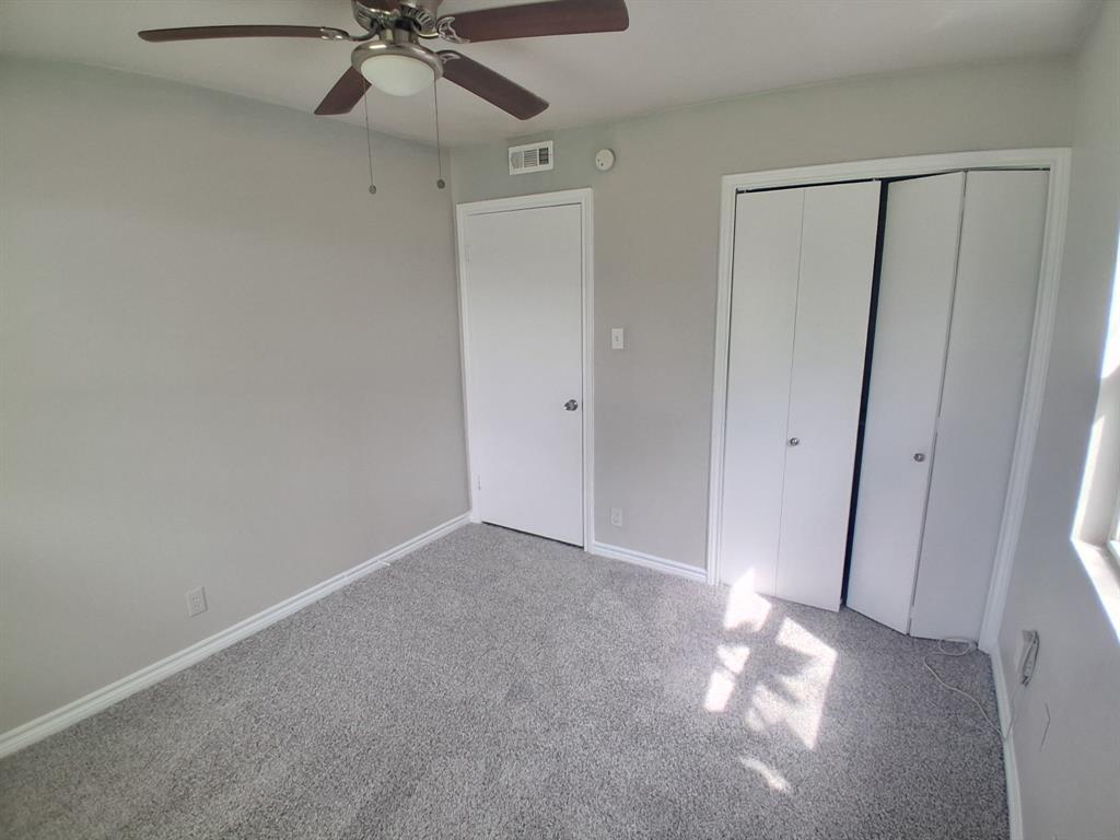 3221 Ridgeview Circle Irving, TX 75062 - Photo 9 of 13