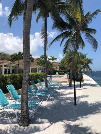 $1,950 | 1040 Lake Shore Drive, Unit 206, West Palm Beach, FL 33403