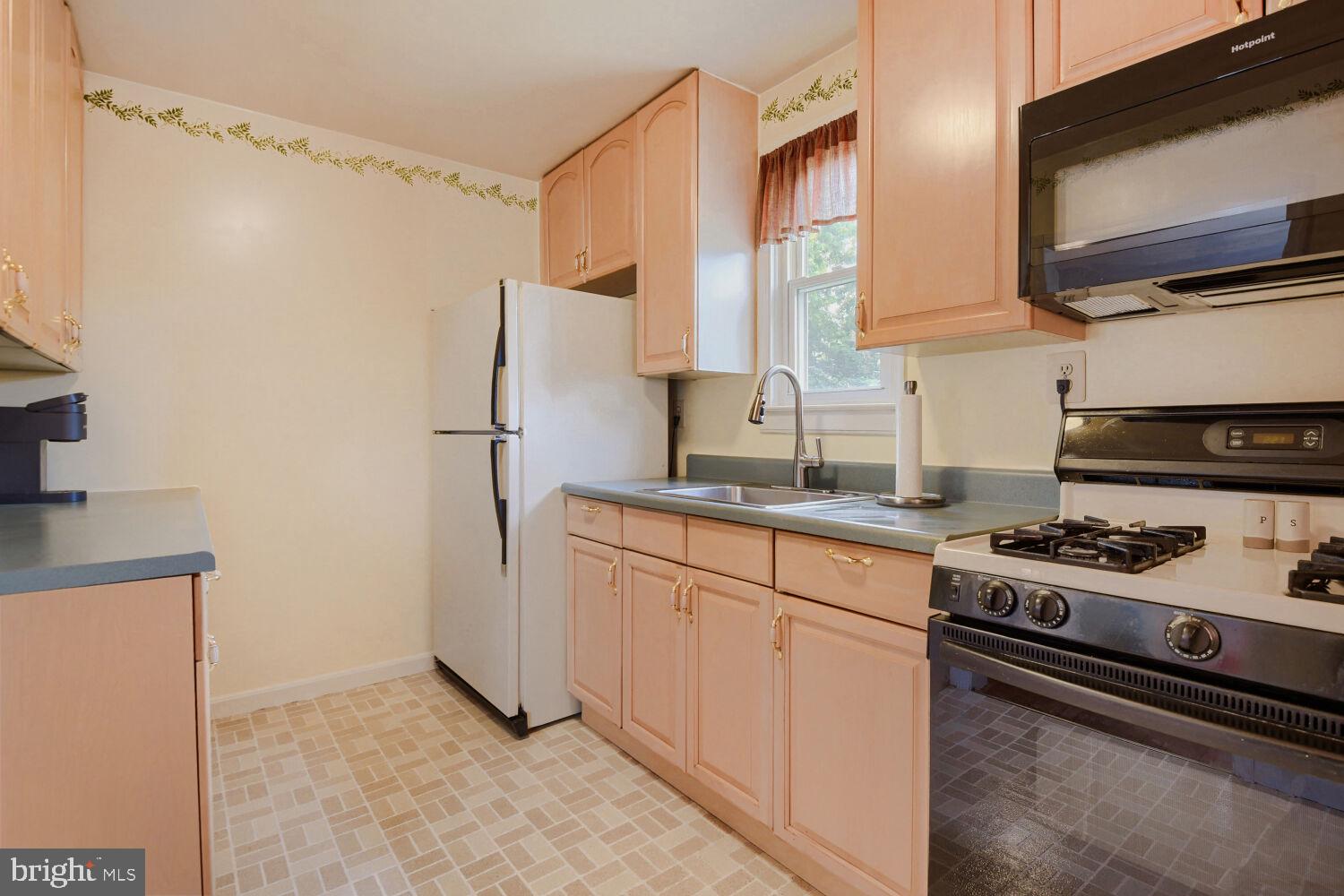 1816 Hanford Road Baltimore, MD 21237 - Photo 10 of 31