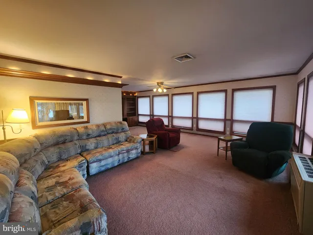 $250,000 | 320 Crestline Drive, Willow Street, PA 17584