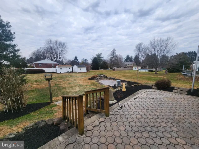 $250,000 | 320 Crestline Drive, Willow Street, PA 17584