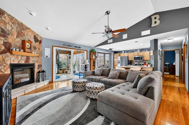 $385,000 | 2035 Hillsdown Road, Lake Summerset, IL 61019