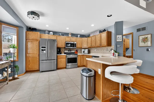 $385,000 | 2035 Hillsdown Road, Lake Summerset, IL 61019