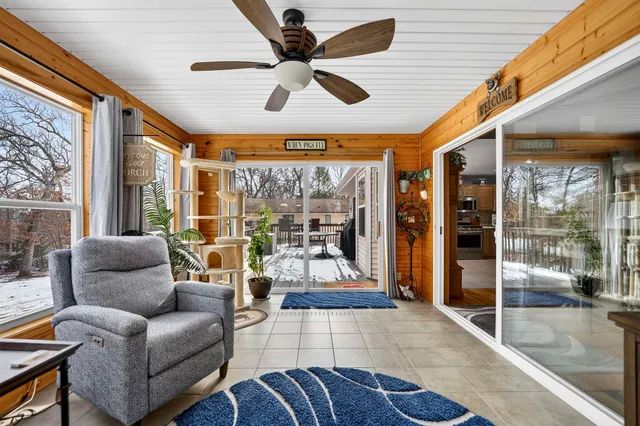 $385,000 | 2035 Hillsdown Road, Lake Summerset, IL 61019