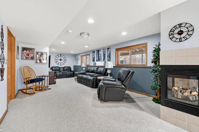 $385,000 | 2035 Hillsdown Road, Lake Summerset, IL 61019