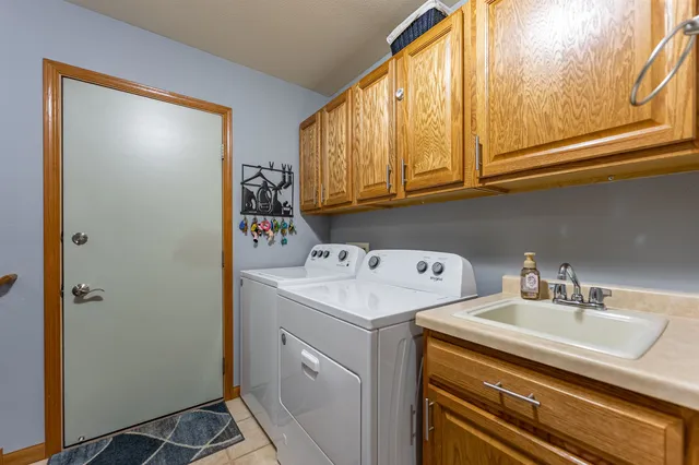 $385,000 | 2035 Hillsdown Road, Lake Summerset, IL 61019