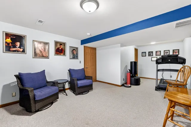 $385,000 | 2035 Hillsdown Road, Lake Summerset, IL 61019