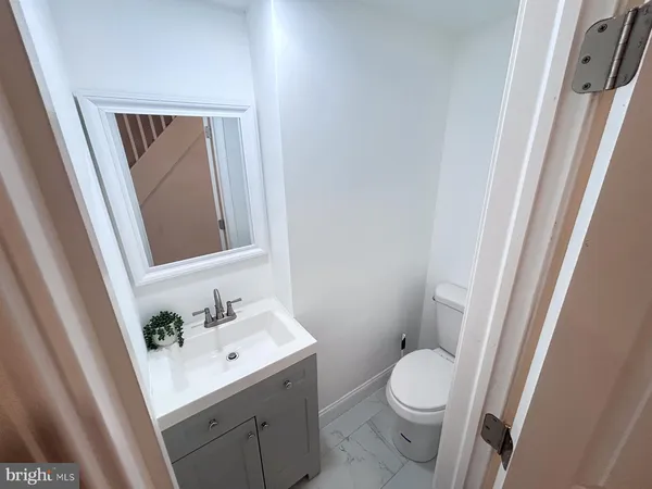 $1,500 | 2404 Wilkens Avenue, Baltimore, MD 21223