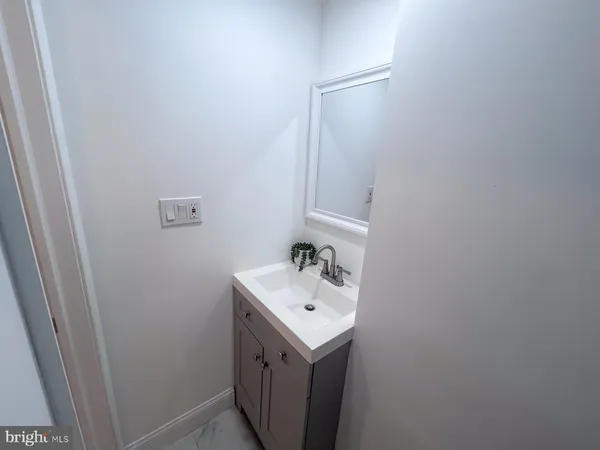 $1,500 | 2404 Wilkens Avenue, Baltimore, MD 21223