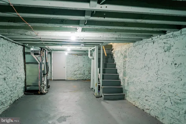 $1,500 | 2404 Wilkens Avenue, Baltimore, MD 21223