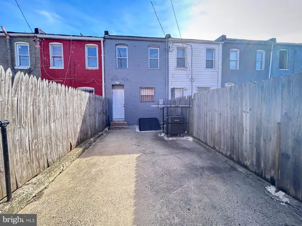 $1,500 | 2404 Wilkens Avenue, Baltimore, MD 21223